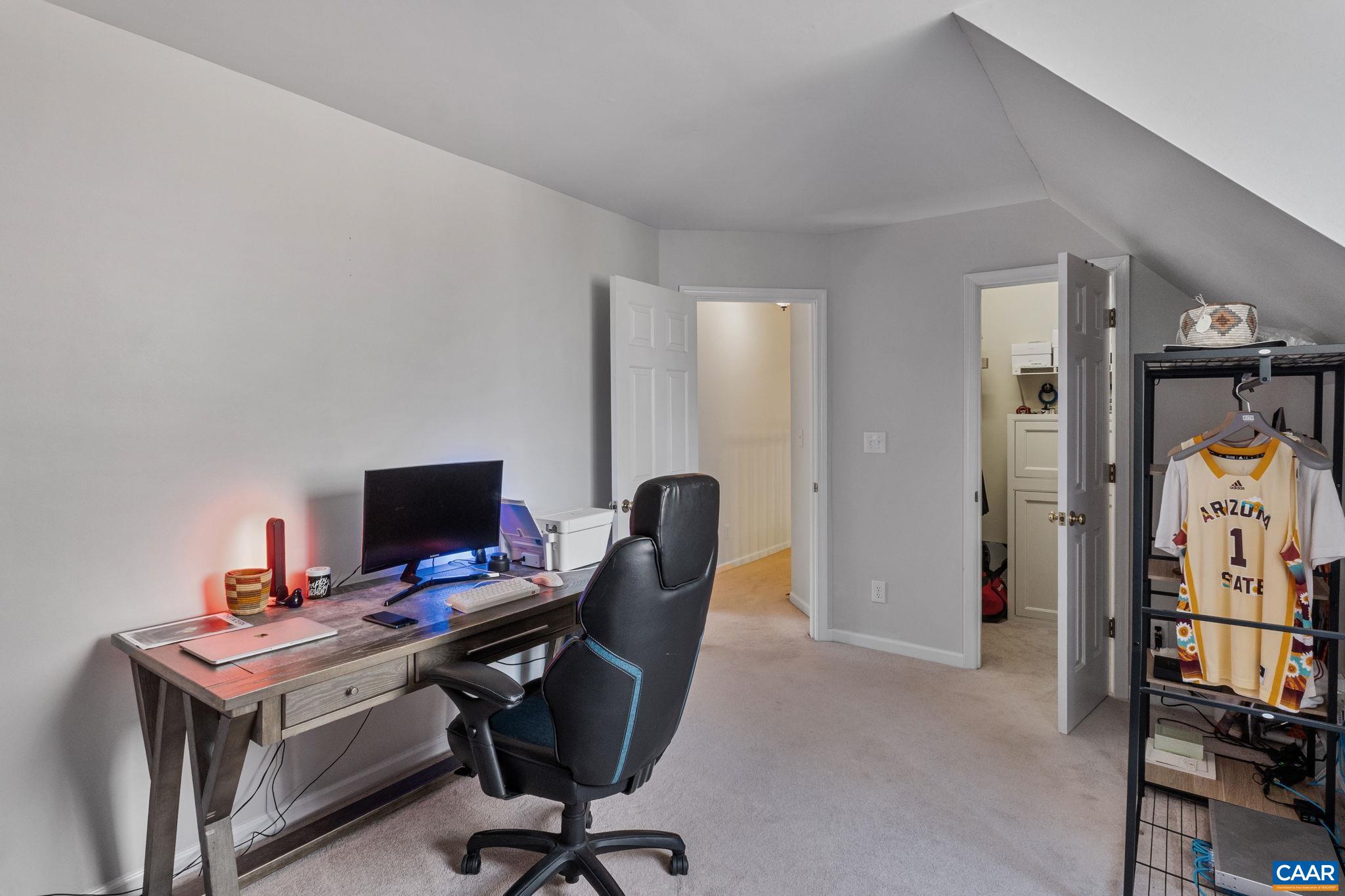 1783 HEARTHGLOW LN, CHARLOTTESVILLE, Virginia 22901, 4 Bedrooms Bedrooms, ,2 BathroomsBathrooms,Residential,1783 HEARTHGLOW LN,674677 MLS # 674677