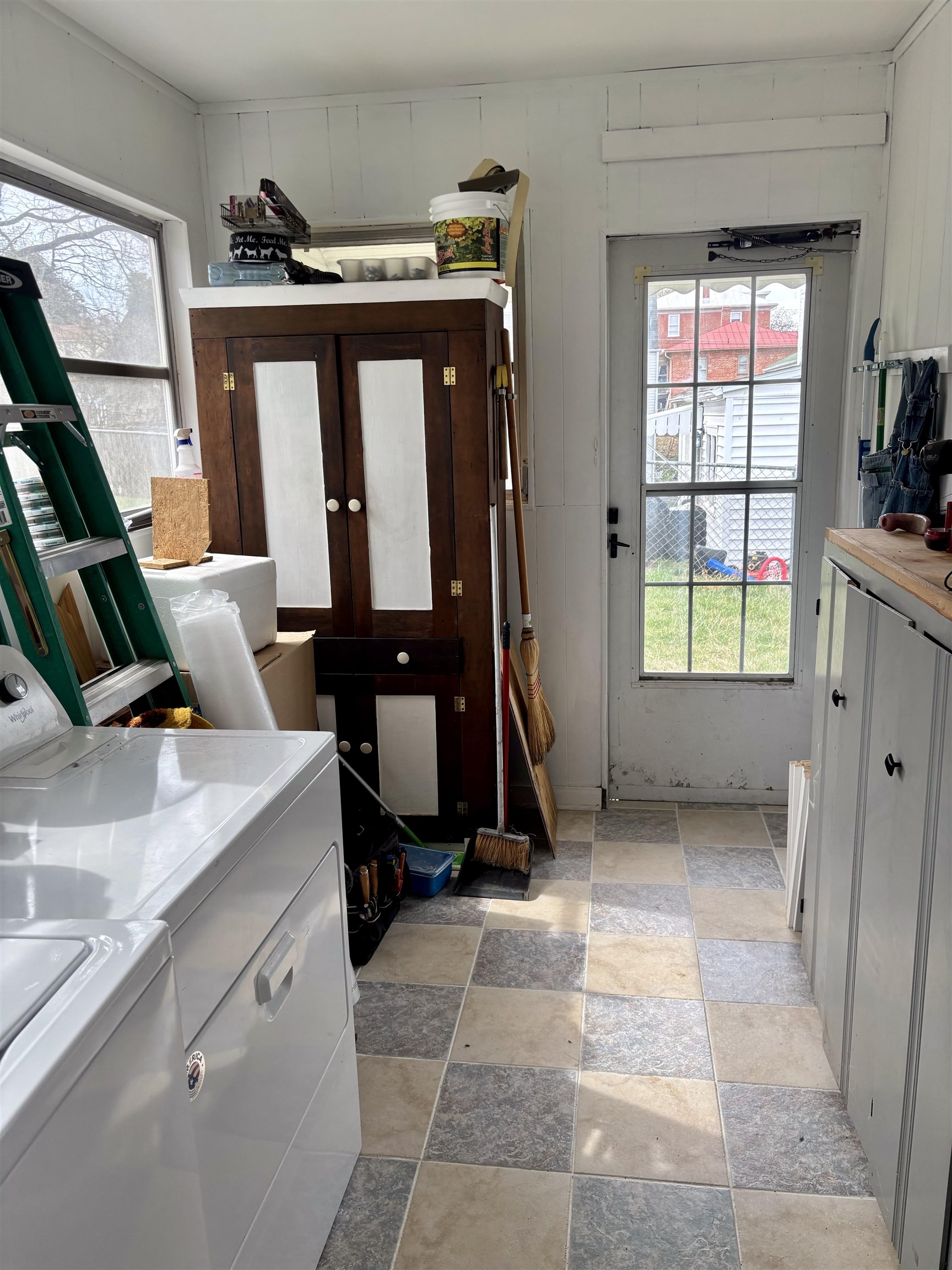 108 W PEABODY ST, STAUNTON, Virginia 24401, 2 Bedrooms Bedrooms, ,1 BathroomBathrooms,Residential,108 W PEABODY ST,674703 MLS # 674703