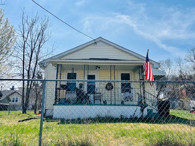 108 W PEABODY ST, STAUNTON, Virginia 24401, 2 Bedrooms Bedrooms, ,1 BathroomBathrooms,Residential,108 W PEABODY ST,674703 MLS # 674703