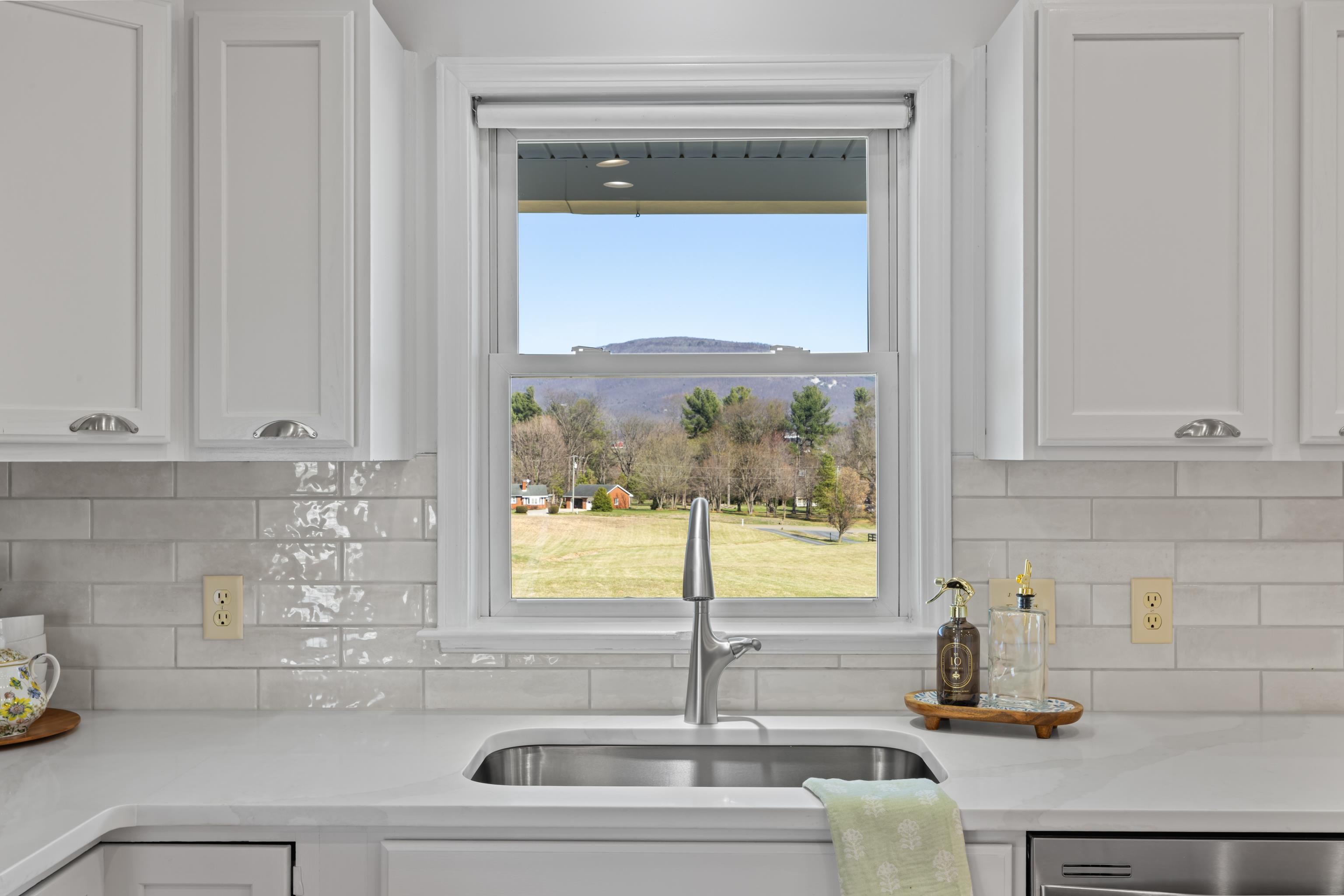 810 ROCKFISH RD, WAYNESBORO, Virginia 22980, 4 Bedrooms Bedrooms, ,2 BathroomsBathrooms,Residential,810 ROCKFISH RD,674710 MLS # 674710