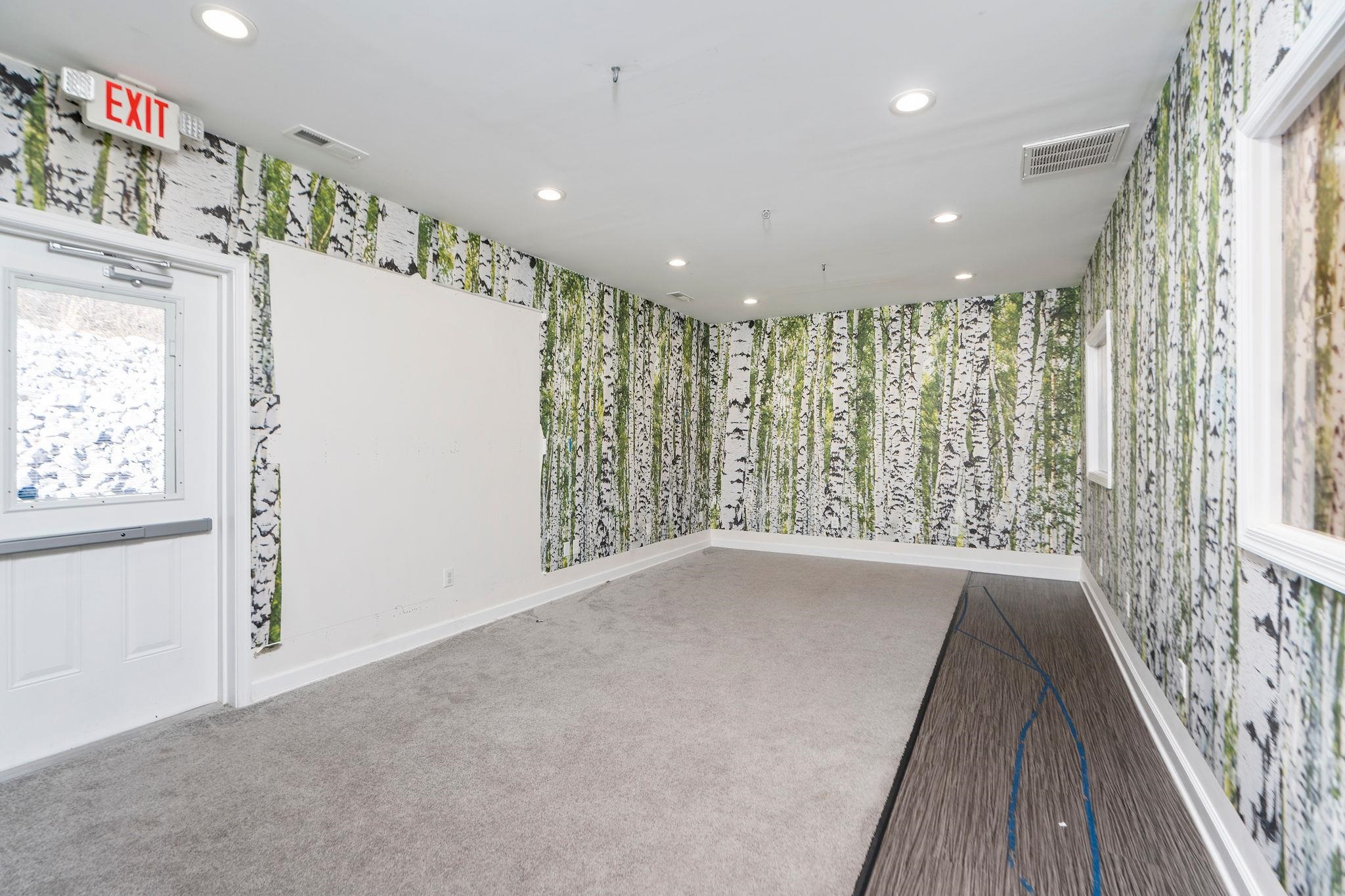 100 RED OAK DR, STAUNTON, Virginia 24401, ,Commercial,100 RED OAK DR,674727 MLS # 674727