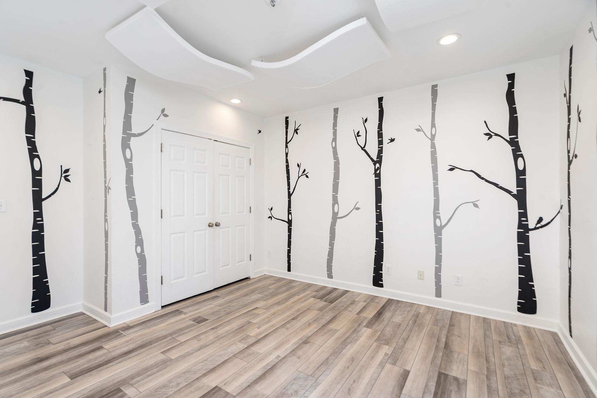 100 RED OAK DR, STAUNTON, Virginia 24401, ,Commercial,100 RED OAK DR,674730 MLS # 674730