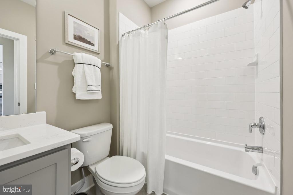 11503 CHALMERS LN, FREDERICKSBURG, Virginia 22407, 5 Bedrooms Bedrooms, ,5 BathroomsBathrooms,Residential,11503 CHALMERS LN,VASP2040278 MLS # VASP2040278