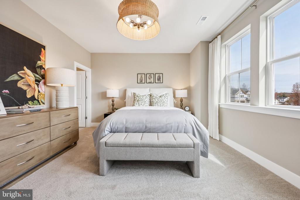 11503 CHALMERS LN, FREDERICKSBURG, Virginia 22407, 5 Bedrooms Bedrooms, ,5 BathroomsBathrooms,Residential,11503 CHALMERS LN,VASP2040278 MLS # VASP2040278