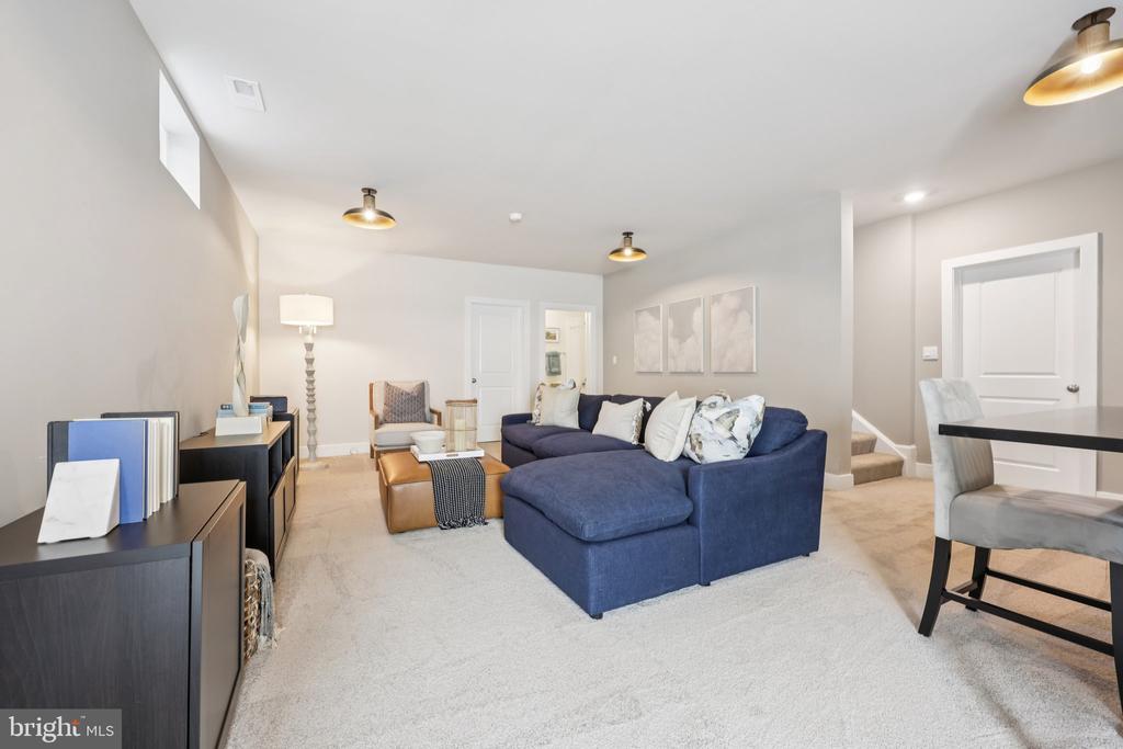 11503 CHALMERS LN, FREDERICKSBURG, Virginia 22407, 5 Bedrooms Bedrooms, ,5 BathroomsBathrooms,Residential,11503 CHALMERS LN,VASP2040278 MLS # VASP2040278