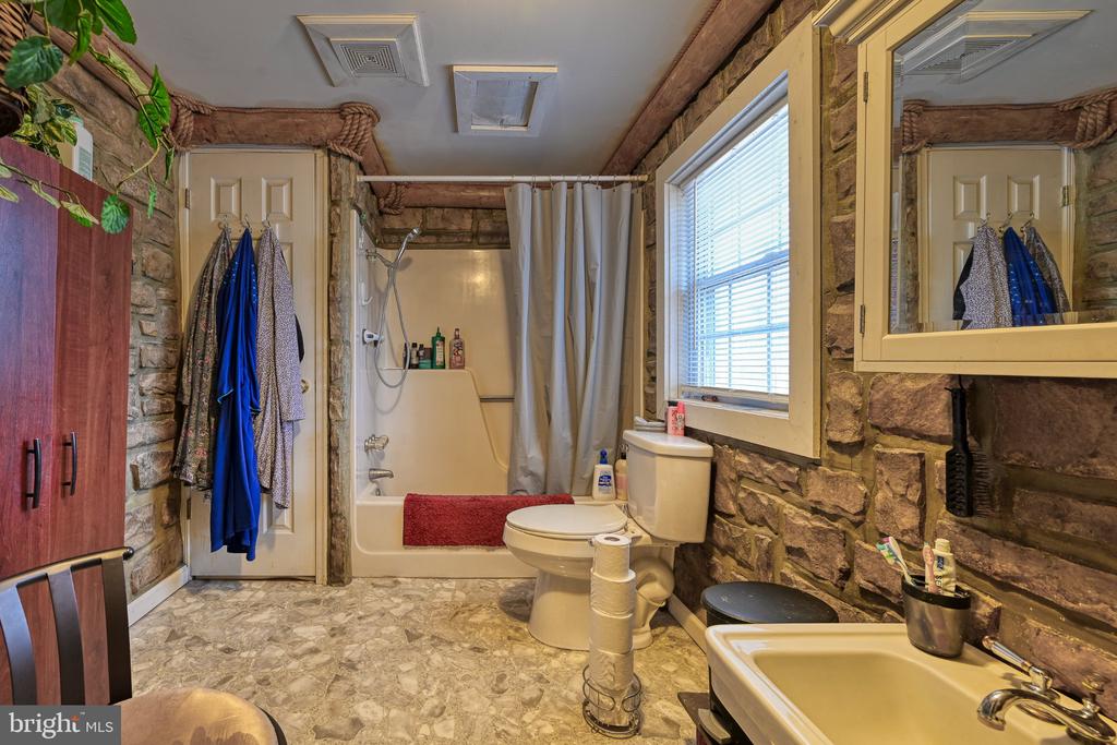 13415 ALVA BROOKS LN, SPOTSYLVANIA, Virginia 22551, ,Residential,13415 ALVA BROOKS LN,VASP2040284 MLS # VASP2040284