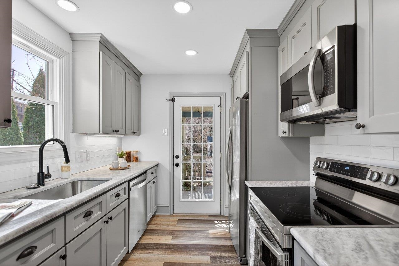 455 E ELIZABETH ST, HARRISONBURG, Virginia 22802, 2 Bedrooms Bedrooms, ,1 BathroomBathrooms,Residential,455 E ELIZABETH ST,674081 MLS # 674081