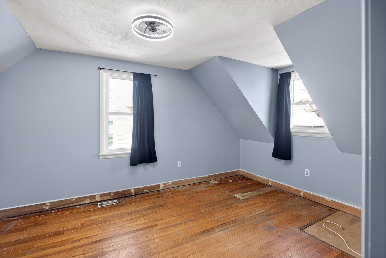 455 E ELIZABETH ST, HARRISONBURG, Virginia 22802, 2 Bedrooms Bedrooms, ,1 BathroomBathrooms,Residential,455 E ELIZABETH ST,674081 MLS # 674081