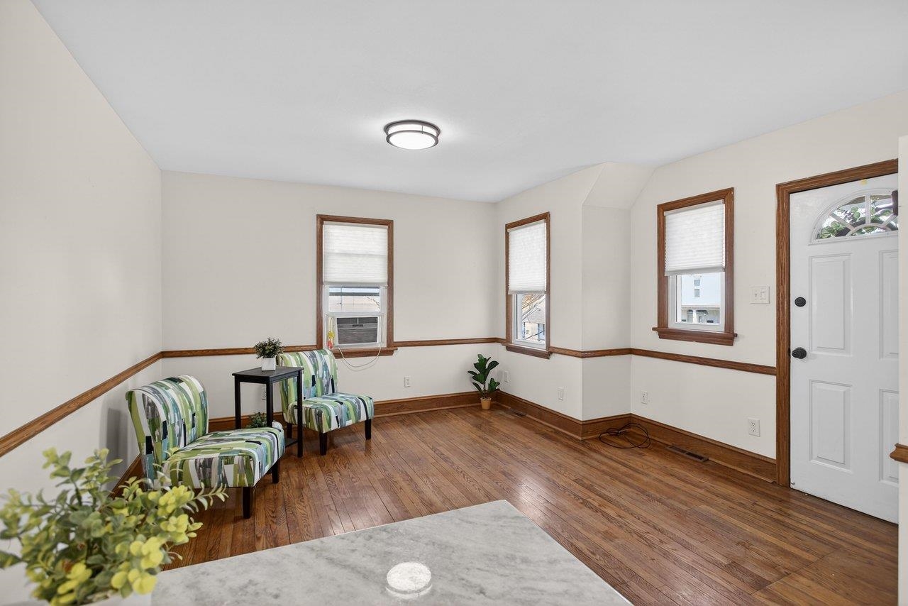 455 E ELIZABETH ST, HARRISONBURG, Virginia 22802, 2 Bedrooms Bedrooms, ,1 BathroomBathrooms,Residential,455 E ELIZABETH ST,674081 MLS # 674081