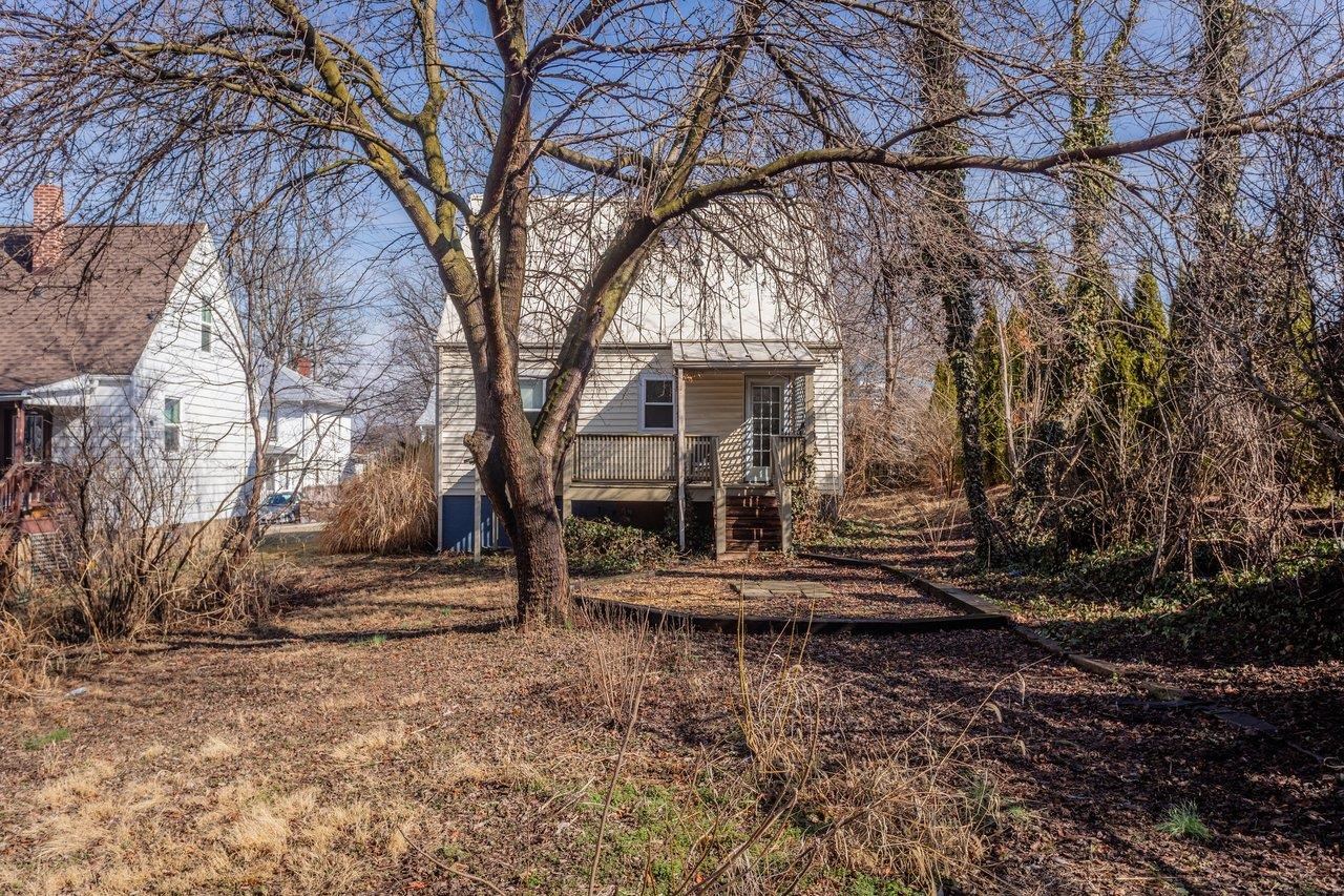 455 E ELIZABETH ST, HARRISONBURG, Virginia 22802, 2 Bedrooms Bedrooms, ,1 BathroomBathrooms,Residential,455 E ELIZABETH ST,674081 MLS # 674081