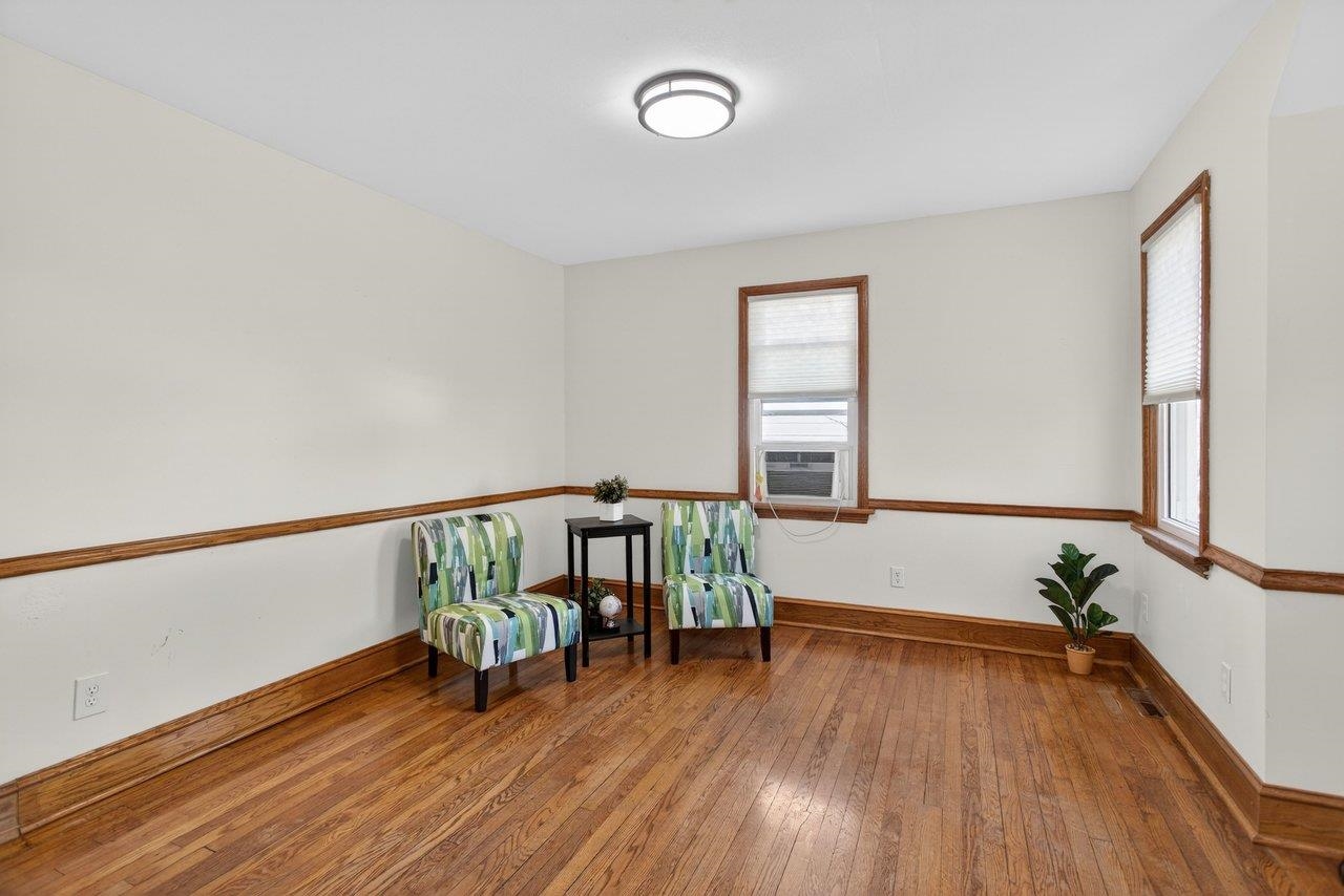 455 E ELIZABETH ST, HARRISONBURG, Virginia 22802, 2 Bedrooms Bedrooms, ,1 BathroomBathrooms,Residential,455 E ELIZABETH ST,674081 MLS # 674081