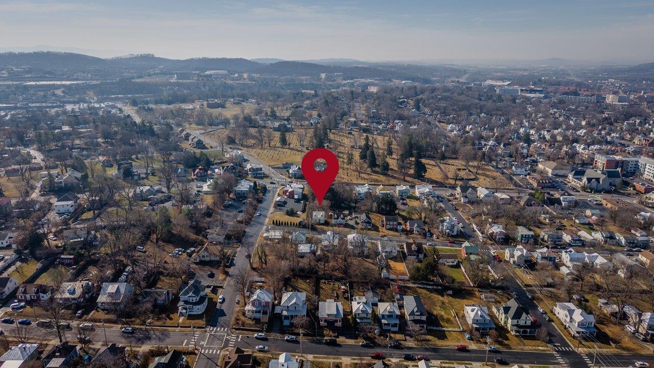 455 E ELIZABETH ST, HARRISONBURG, Virginia 22802, 2 Bedrooms Bedrooms, ,1 BathroomBathrooms,Residential,455 E ELIZABETH ST,674081 MLS # 674081