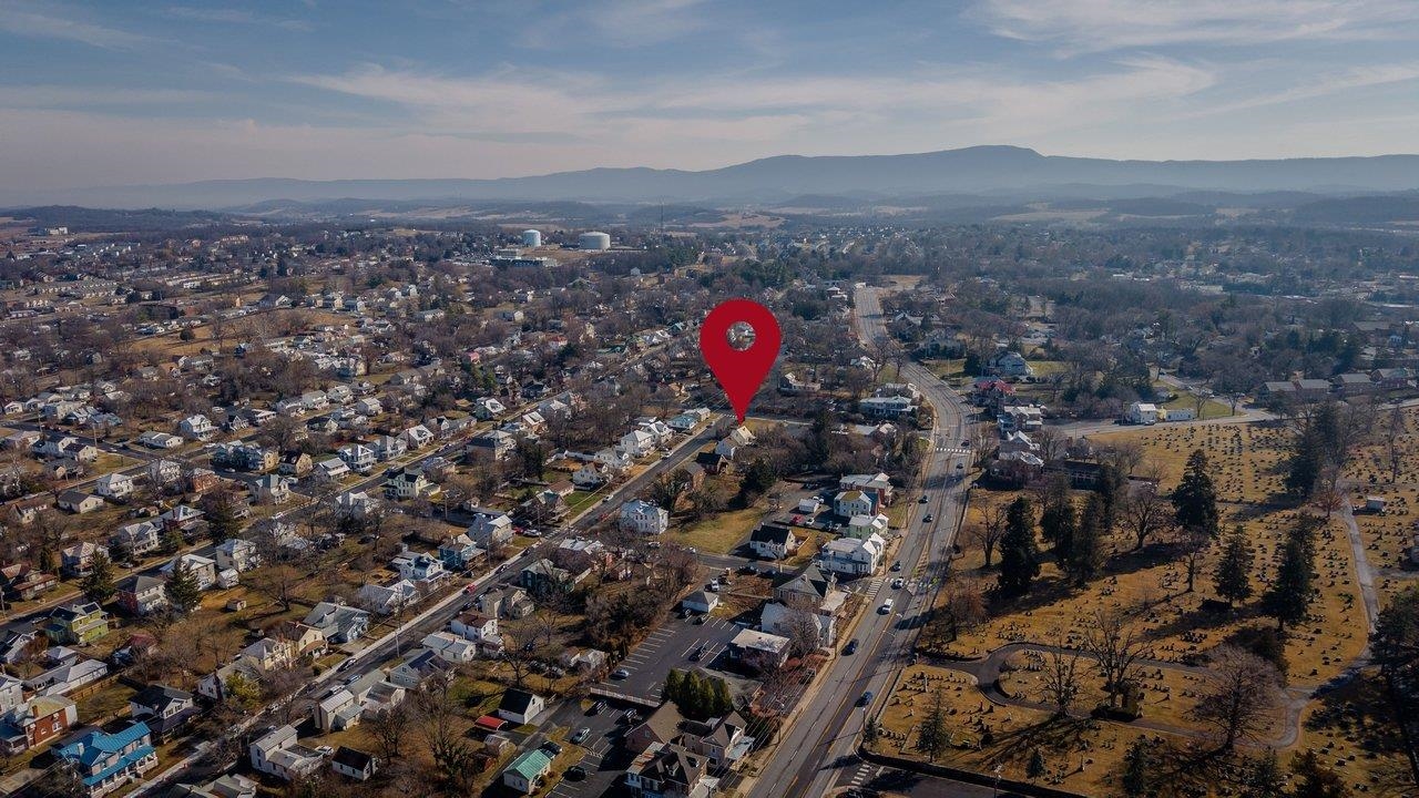 455 E ELIZABETH ST, HARRISONBURG, Virginia 22802, 2 Bedrooms Bedrooms, ,1 BathroomBathrooms,Residential,455 E ELIZABETH ST,674081 MLS # 674081