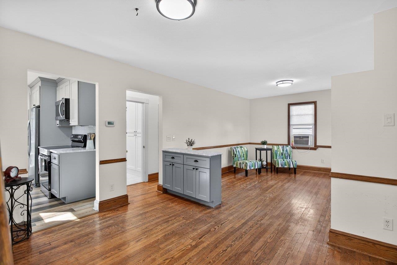 455 E ELIZABETH ST, HARRISONBURG, Virginia 22802, 2 Bedrooms Bedrooms, ,1 BathroomBathrooms,Residential,455 E ELIZABETH ST,674081 MLS # 674081