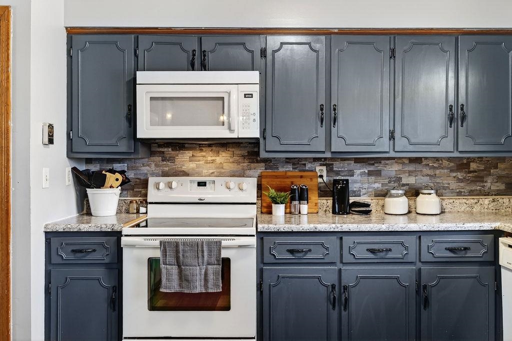 98 OAK ST, CRAIGSVILLE, Virginia 24430, 3 Bedrooms Bedrooms, ,3 BathroomsBathrooms,Residential,98 OAK ST,674713 MLS # 674713