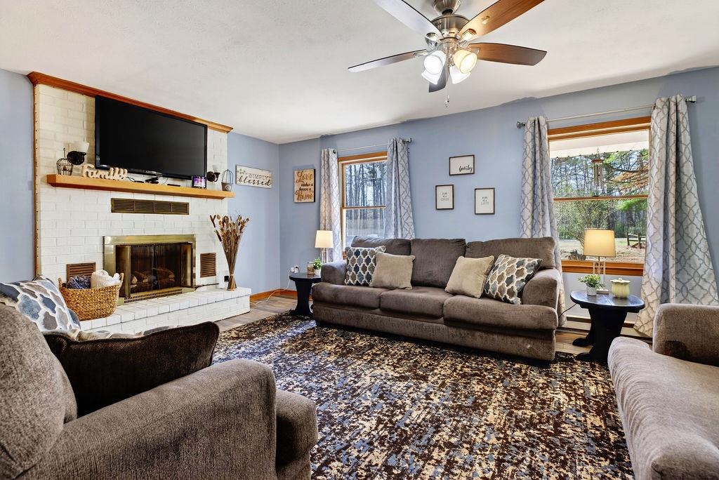 98 OAK ST, CRAIGSVILLE, Virginia 24430, 3 Bedrooms Bedrooms, ,3 BathroomsBathrooms,Residential,98 OAK ST,674713 MLS # 674713