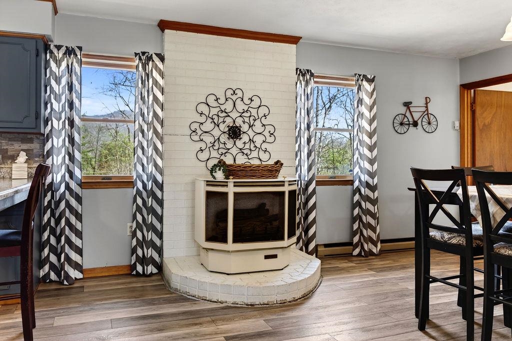 98 OAK ST, CRAIGSVILLE, Virginia 24430, 3 Bedrooms Bedrooms, ,3 BathroomsBathrooms,Residential,98 OAK ST,674713 MLS # 674713