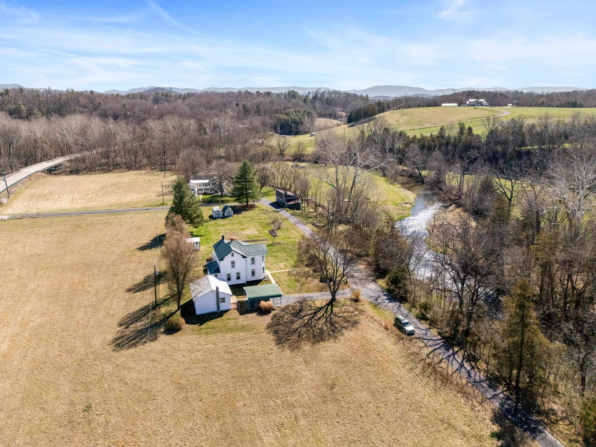 25 TILT HAMMER CIR, STAUNTON, Virginia 24401, 4 Bedrooms Bedrooms, ,2 BathroomsBathrooms,Residential,25 TILT HAMMER CIR,674722 MLS # 674722