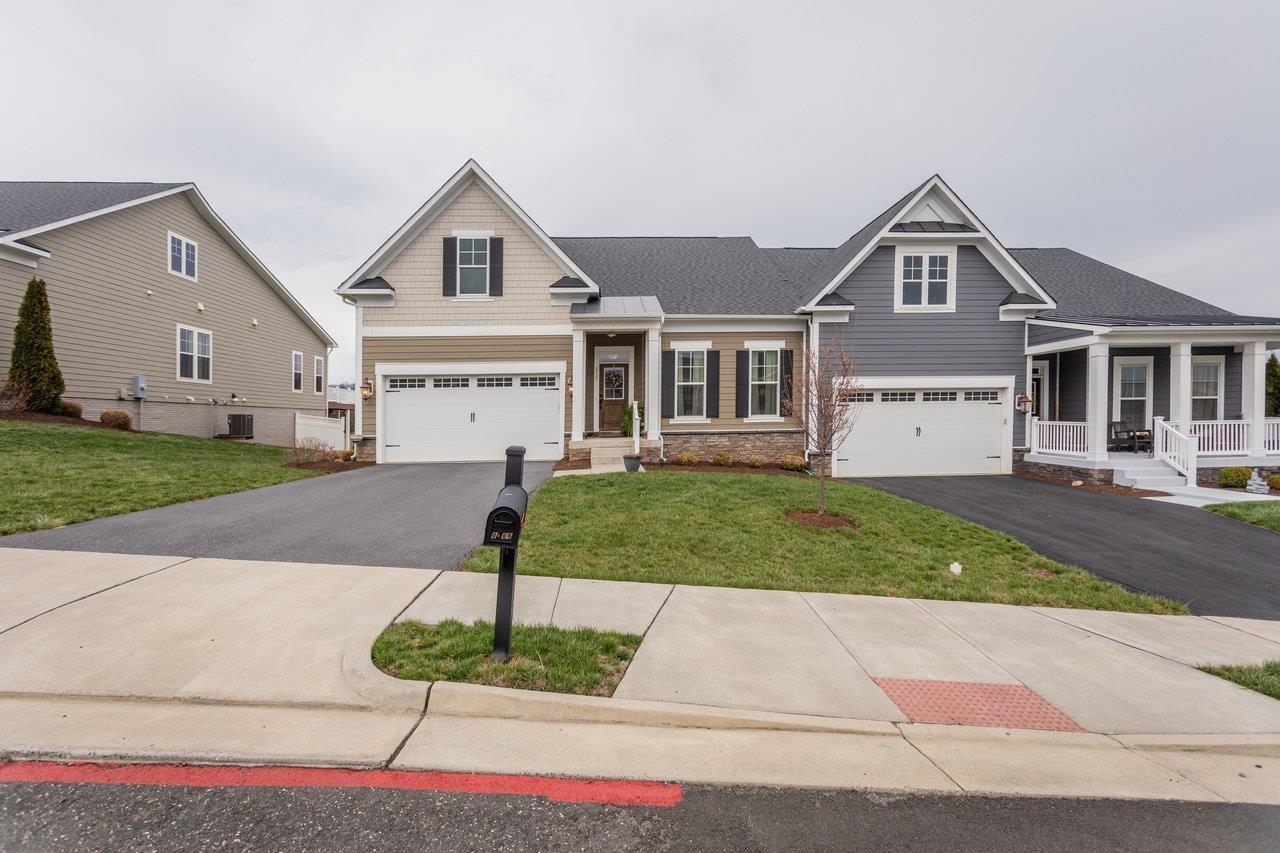 2935 PRESTON LAKE BLVD, ROCKINGHAM, Virginia 22801, 2 Bedrooms Bedrooms, ,2 BathroomsBathrooms,Residential,Spacious duplex with walkout basement in a communi,2935 PRESTON LAKE BLVD,674731 MLS # 674731