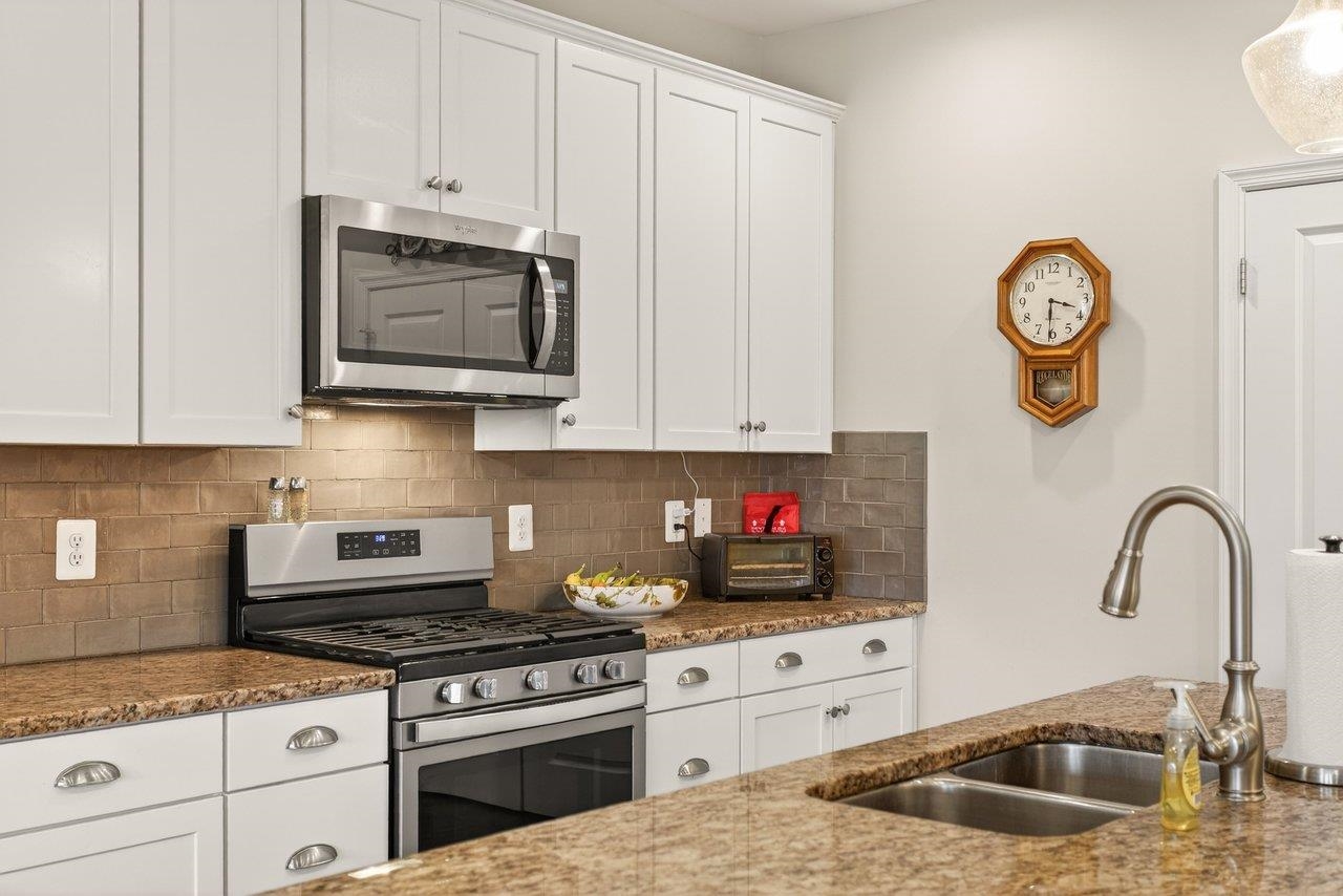 2935 PRESTON LAKE BLVD, ROCKINGHAM, Virginia 22801, 2 Bedrooms Bedrooms, ,2 BathroomsBathrooms,Residential,Spacious duplex with walkout basement in a communi,2935 PRESTON LAKE BLVD,674731 MLS # 674731