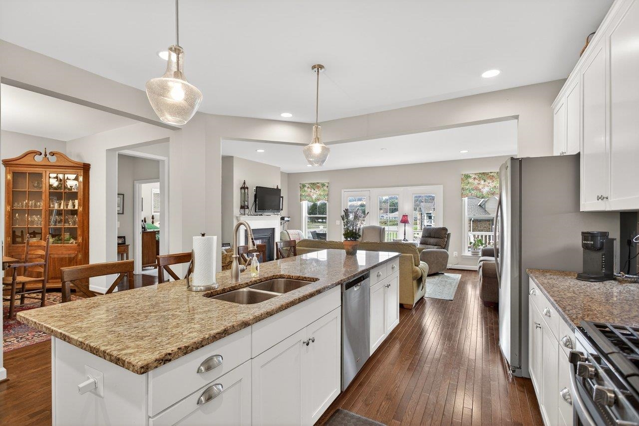 2935 PRESTON LAKE BLVD, ROCKINGHAM, Virginia 22801, 2 Bedrooms Bedrooms, ,2 BathroomsBathrooms,Residential,Spacious duplex with walkout basement in a communi,2935 PRESTON LAKE BLVD,674731 MLS # 674731