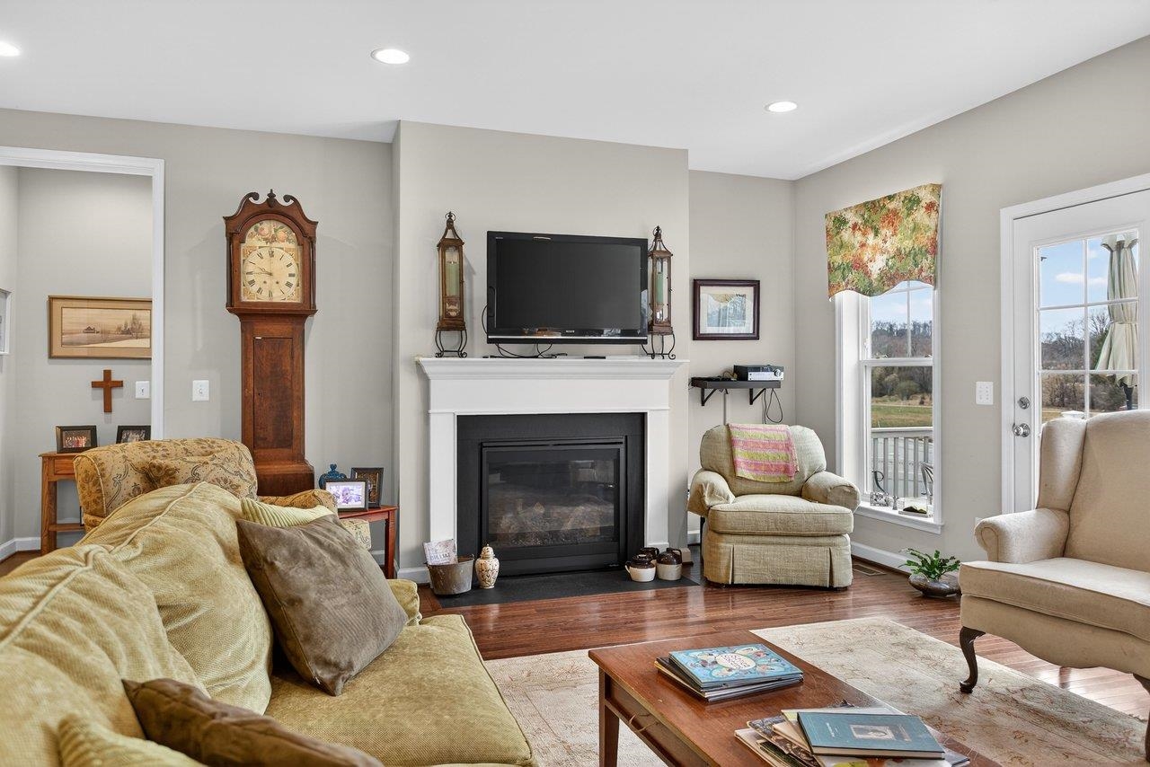 2935 PRESTON LAKE BLVD, ROCKINGHAM, Virginia 22801, 2 Bedrooms Bedrooms, ,2 BathroomsBathrooms,Residential,Spacious duplex with walkout basement in a communi,2935 PRESTON LAKE BLVD,674731 MLS # 674731