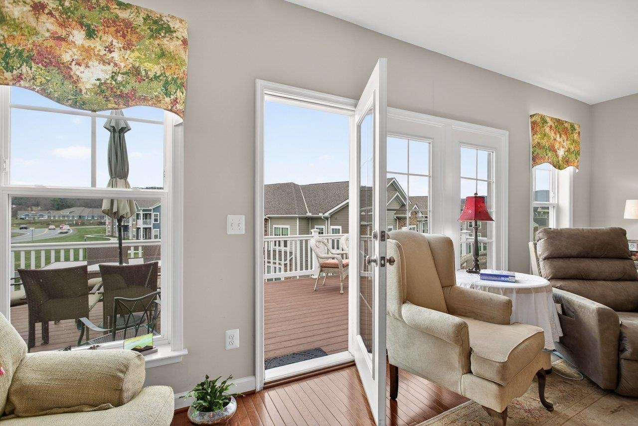 2935 PRESTON LAKE BLVD, ROCKINGHAM, Virginia 22801, 2 Bedrooms Bedrooms, ,2 BathroomsBathrooms,Residential,Spacious duplex with walkout basement in a communi,2935 PRESTON LAKE BLVD,674731 MLS # 674731