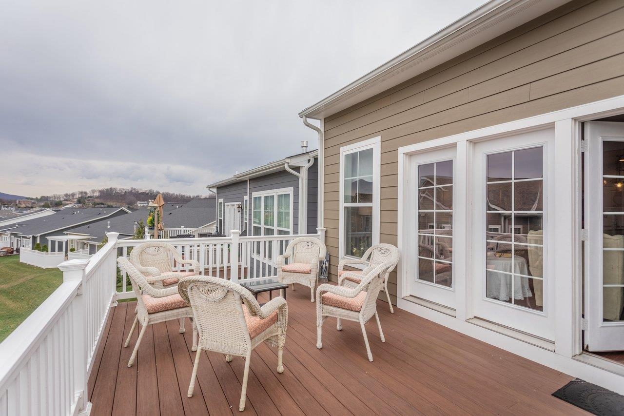 2935 PRESTON LAKE BLVD, ROCKINGHAM, Virginia 22801, 2 Bedrooms Bedrooms, ,2 BathroomsBathrooms,Residential,Spacious duplex with walkout basement in a communi,2935 PRESTON LAKE BLVD,674731 MLS # 674731