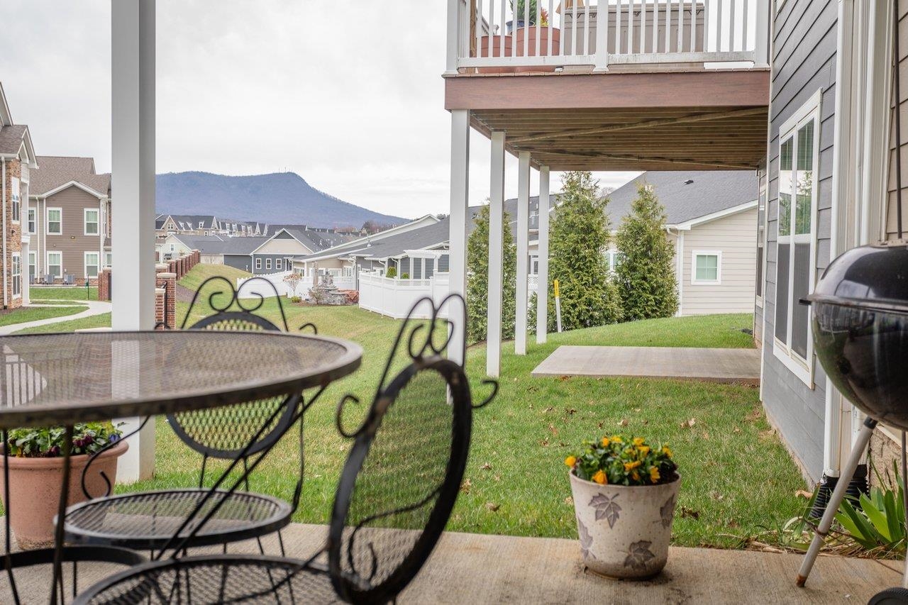 2935 PRESTON LAKE BLVD, ROCKINGHAM, Virginia 22801, 2 Bedrooms Bedrooms, ,2 BathroomsBathrooms,Residential,Spacious duplex with walkout basement in a communi,2935 PRESTON LAKE BLVD,674731 MLS # 674731