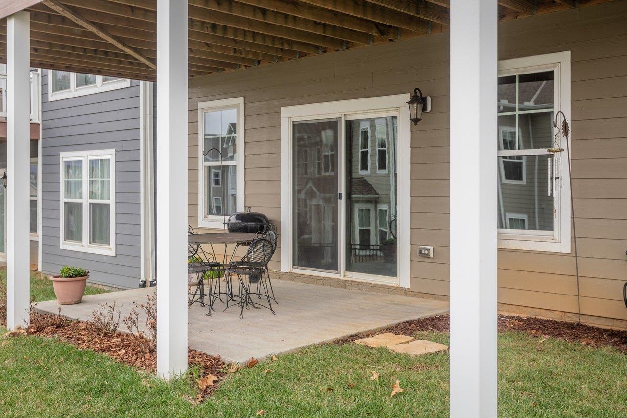 2935 PRESTON LAKE BLVD, ROCKINGHAM, Virginia 22801, 2 Bedrooms Bedrooms, ,2 BathroomsBathrooms,Residential,Spacious duplex with walkout basement in a communi,2935 PRESTON LAKE BLVD,674731 MLS # 674731