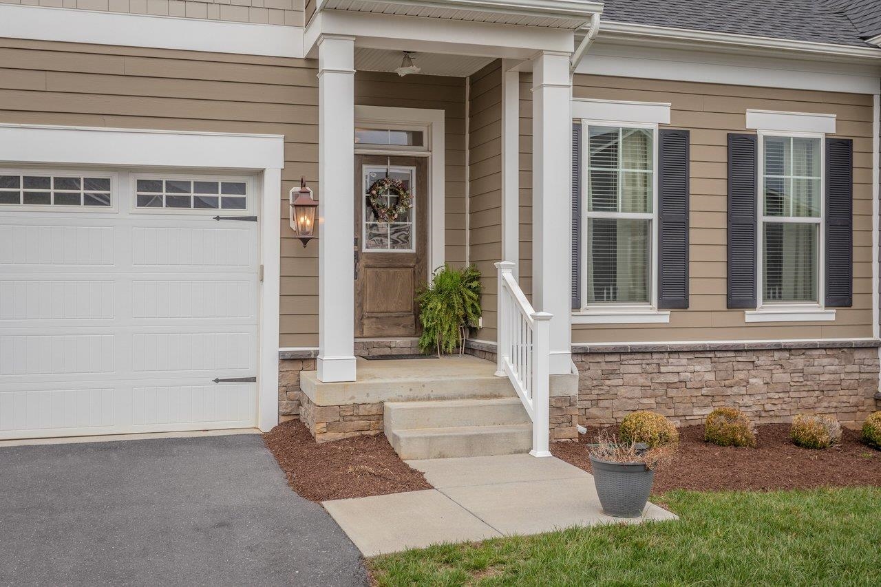 2935 PRESTON LAKE BLVD, ROCKINGHAM, Virginia 22801, 2 Bedrooms Bedrooms, ,2 BathroomsBathrooms,Residential,Spacious duplex with walkout basement in a communi,2935 PRESTON LAKE BLVD,674731 MLS # 674731