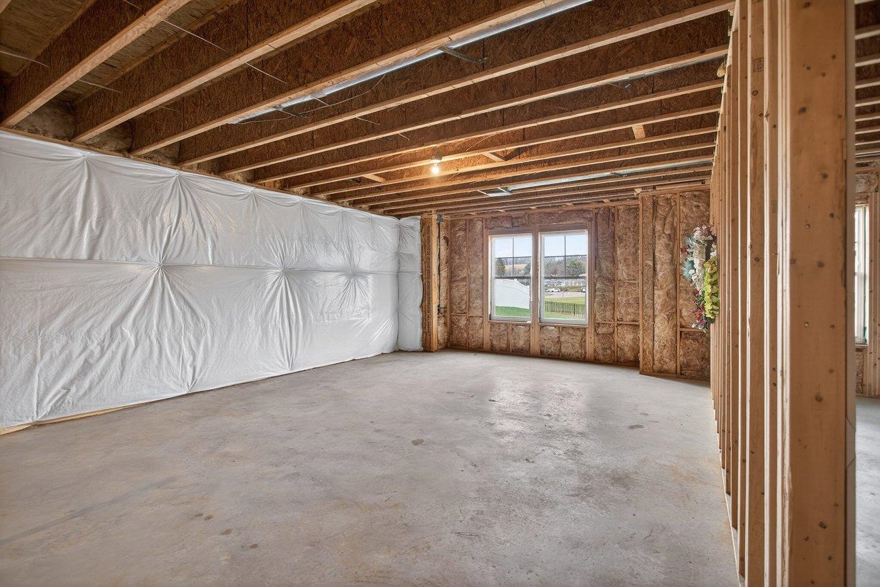 2935 PRESTON LAKE BLVD, ROCKINGHAM, Virginia 22801, 2 Bedrooms Bedrooms, ,2 BathroomsBathrooms,Residential,Spacious duplex with walkout basement in a communi,2935 PRESTON LAKE BLVD,674731 MLS # 674731