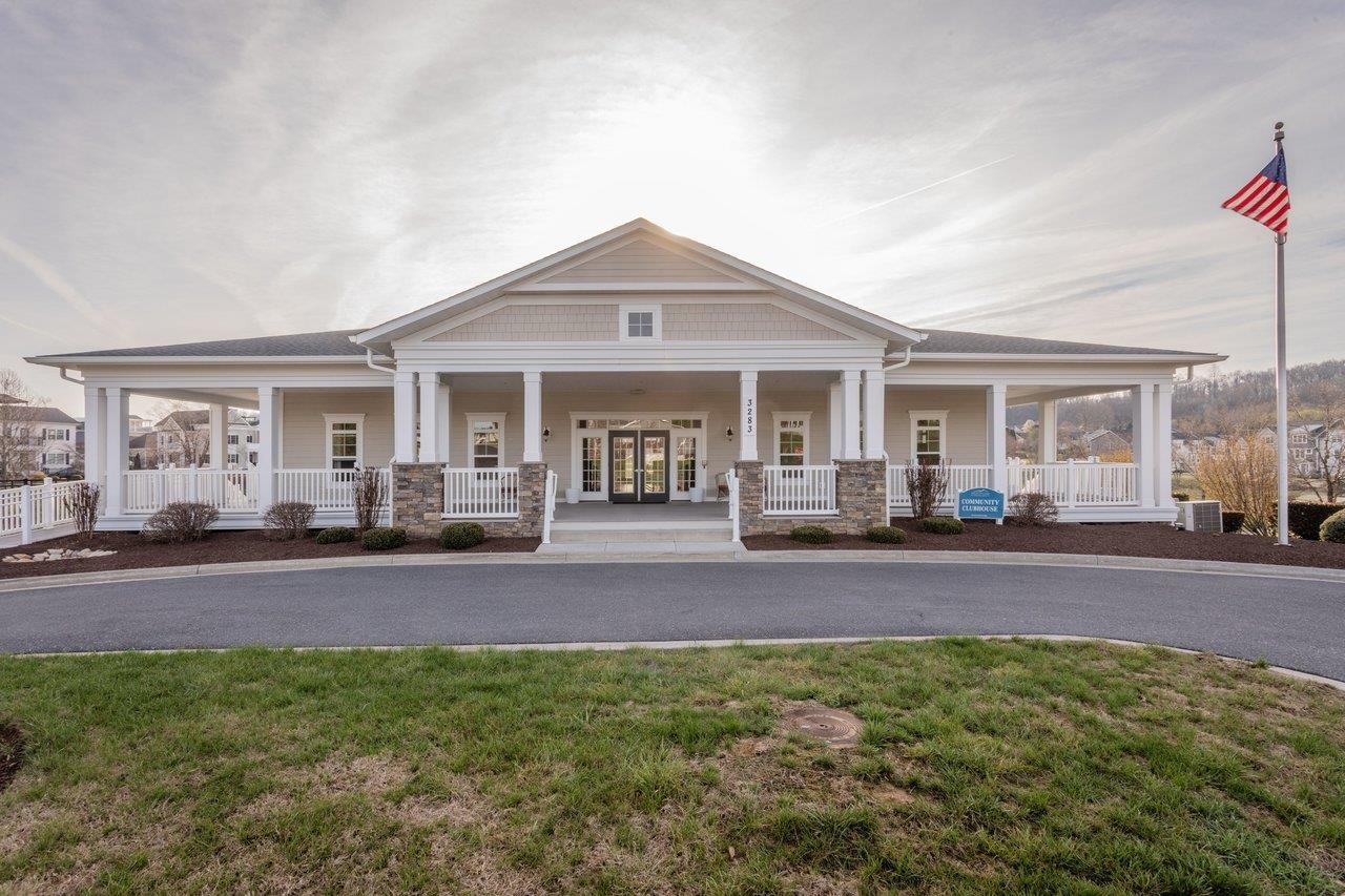 2935 PRESTON LAKE BLVD, ROCKINGHAM, Virginia 22801, 2 Bedrooms Bedrooms, ,2 BathroomsBathrooms,Residential,Spacious duplex with walkout basement in a communi,2935 PRESTON LAKE BLVD,674731 MLS # 674731