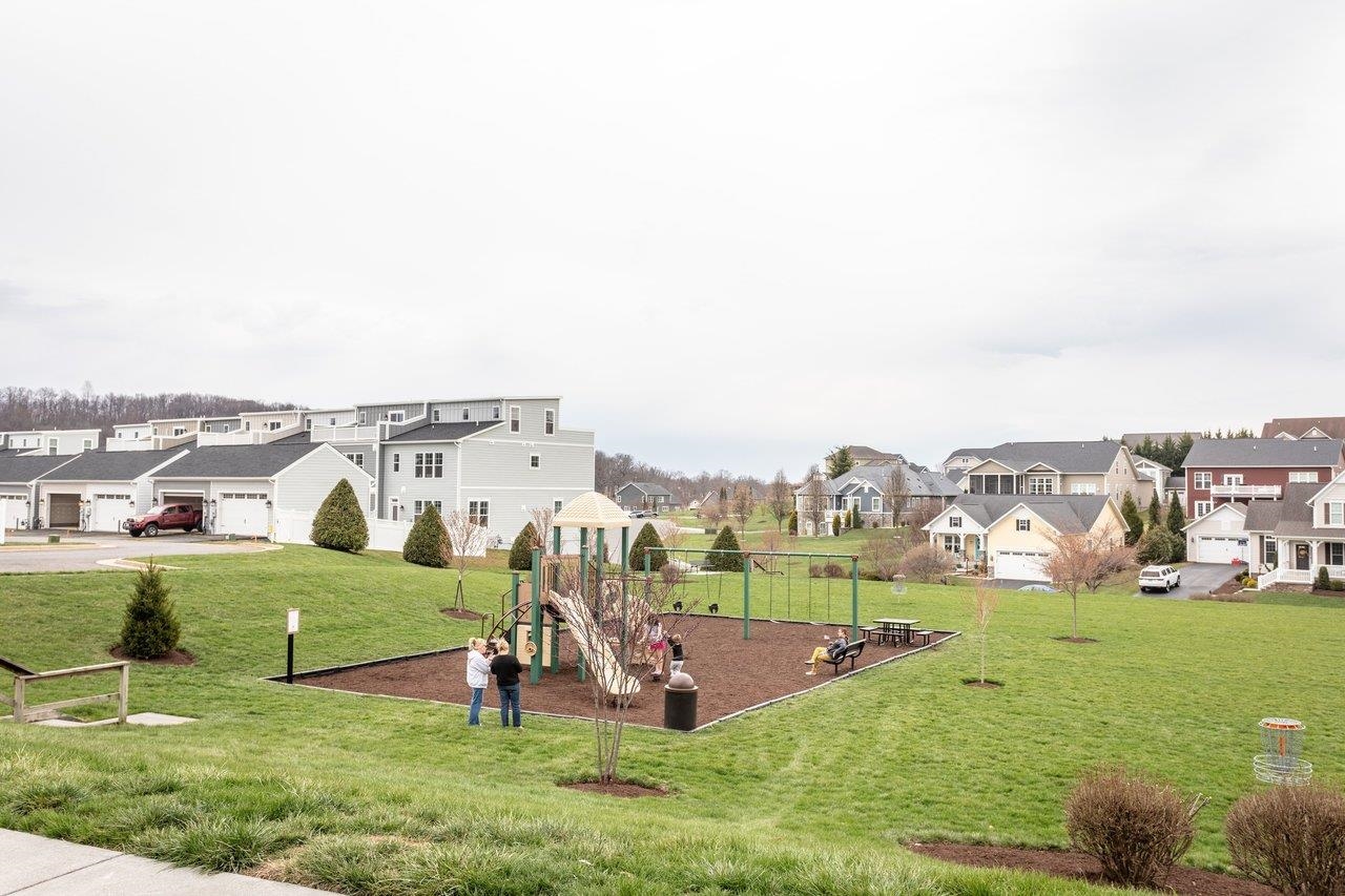 2935 PRESTON LAKE BLVD, ROCKINGHAM, Virginia 22801, 2 Bedrooms Bedrooms, ,2 BathroomsBathrooms,Residential,Spacious duplex with walkout basement in a communi,2935 PRESTON LAKE BLVD,674731 MLS # 674731