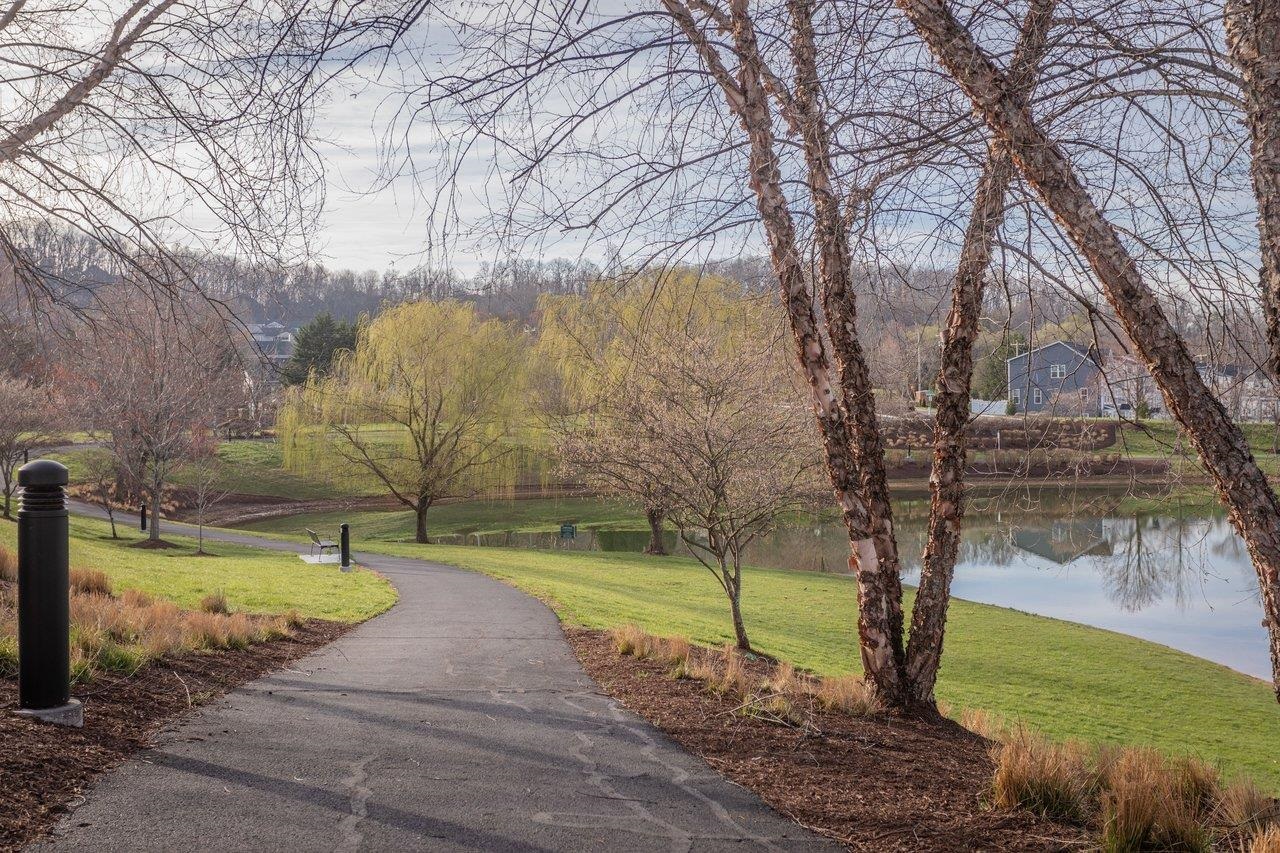 2935 PRESTON LAKE BLVD, ROCKINGHAM, Virginia 22801, 2 Bedrooms Bedrooms, ,2 BathroomsBathrooms,Residential,Spacious duplex with walkout basement in a communi,2935 PRESTON LAKE BLVD,674731 MLS # 674731