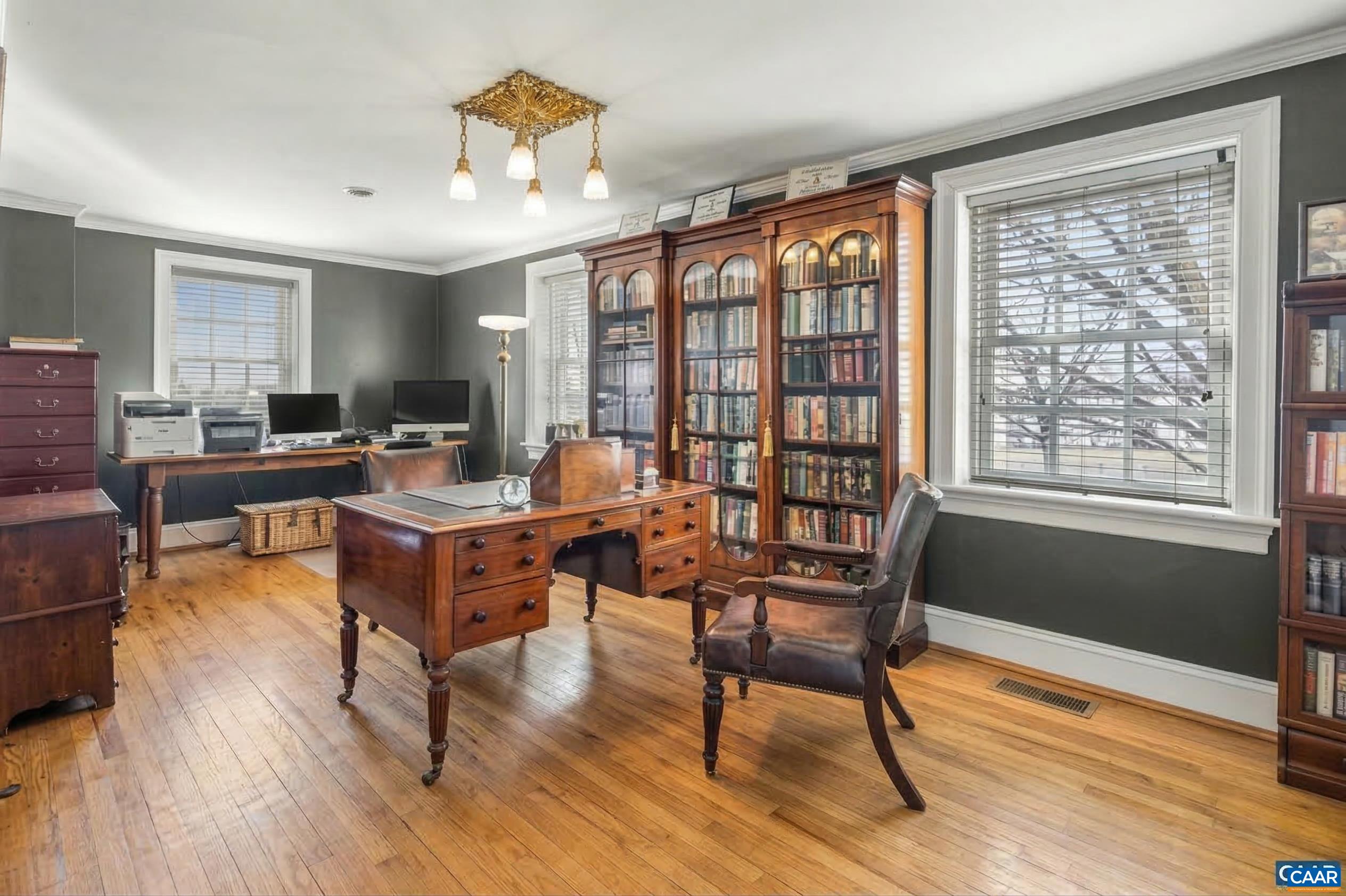 Adjacent full bath not pictured. Adjacent full bath not pictured.