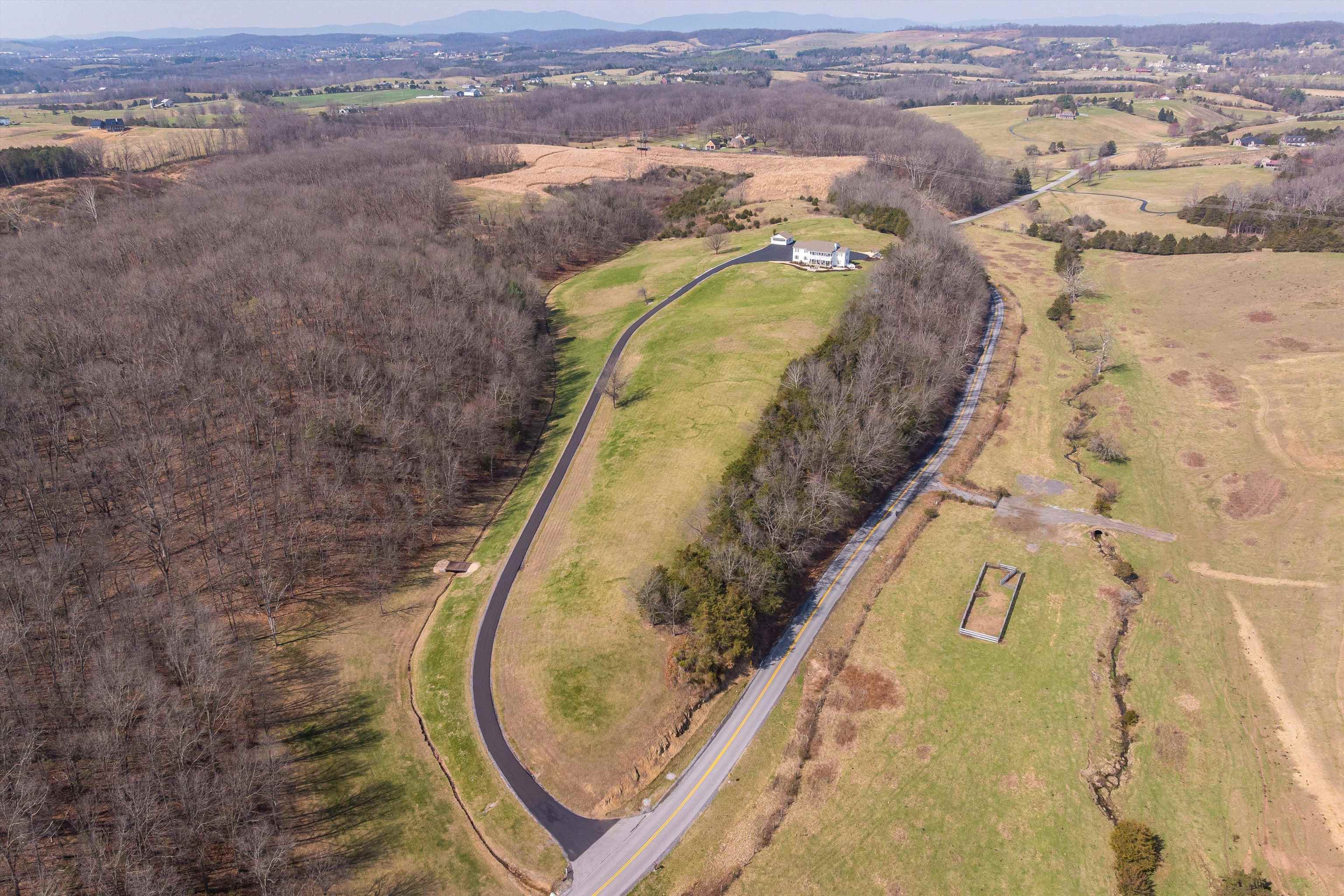 635 DAM TOWN RD, FORT DEFIANCE, Virginia 24437, 4 Bedrooms Bedrooms, ,3 BathroomsBathrooms,Residential,635 DAM TOWN RD,674741 MLS # 674741