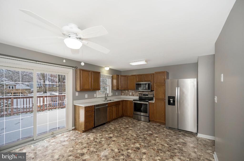 11615 JOY LN, FREDERICKSBURG, Virginia 22407, 4 Bedrooms Bedrooms, ,2 BathroomsBathrooms,Residential,11615 JOY LN,VASP2039626 MLS # VASP2039626