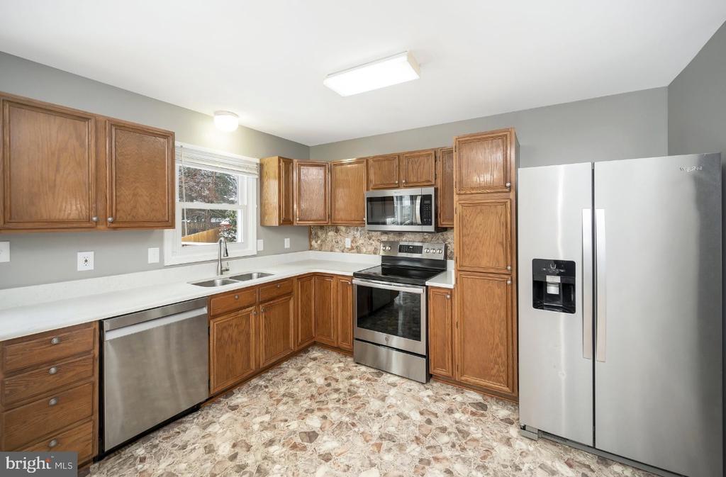 11615 JOY LN, FREDERICKSBURG, Virginia 22407, 4 Bedrooms Bedrooms, ,2 BathroomsBathrooms,Residential,11615 JOY LN,VASP2039626 MLS # VASP2039626