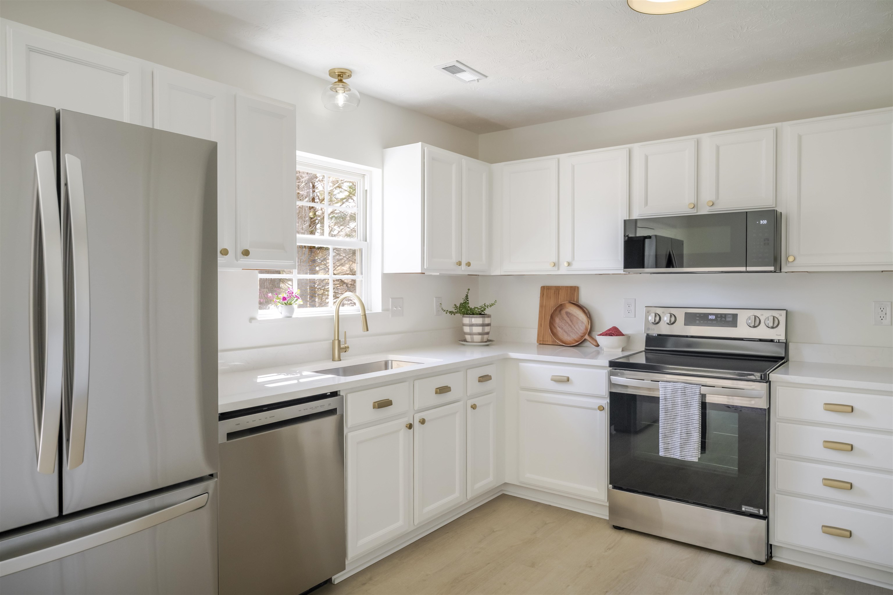 41 ASHBURN LN, WAYNESBORO, Virginia 22980, 3 Bedrooms Bedrooms, ,2 BathroomsBathrooms,Residential,41 ASHBURN LN,674754 MLS # 674754