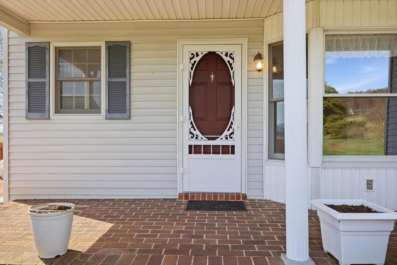 3005 LEE HWY, MOUNT SIDNEY, Virginia 24467, 3 Bedrooms Bedrooms, ,2 BathroomsBathrooms,Residential,3005 LEE HWY,674758 MLS # 674758