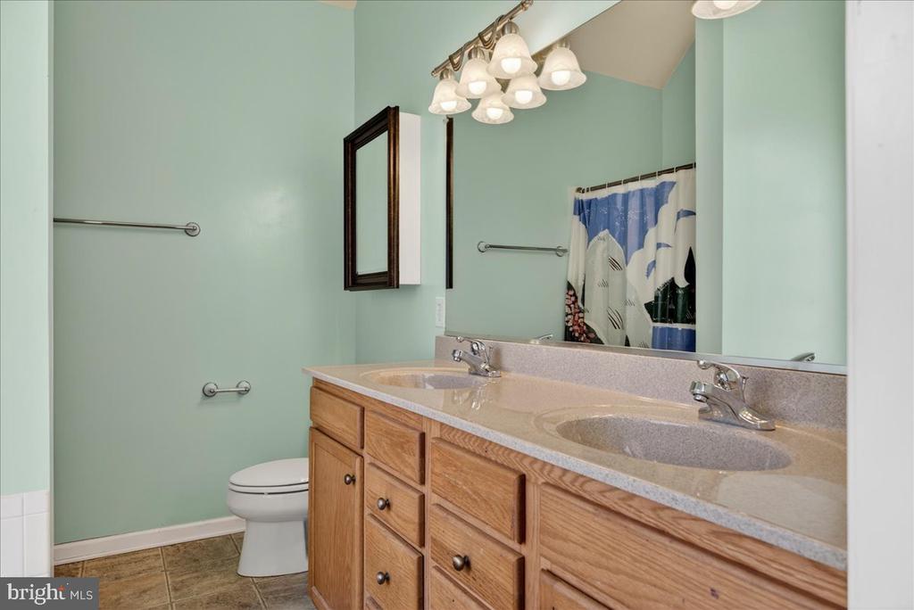 18 CHICKASAW PL, PALMYRA, Virginia 22963, 4 Bedrooms Bedrooms, ,3 BathroomsBathrooms,Residential,18 CHICKASAW PL,VAFN2000642 MLS # VAFN2000642