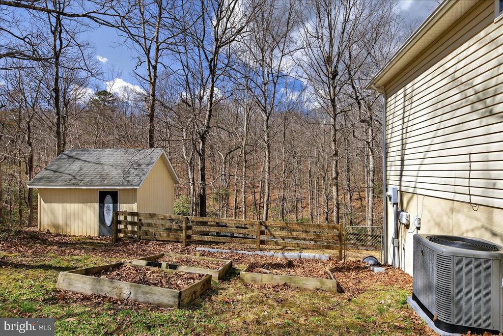 18 CHICKASAW PL, PALMYRA, Virginia 22963, 4 Bedrooms Bedrooms, ,3 BathroomsBathrooms,Residential,18 CHICKASAW PL,VAFN2000642 MLS # VAFN2000642