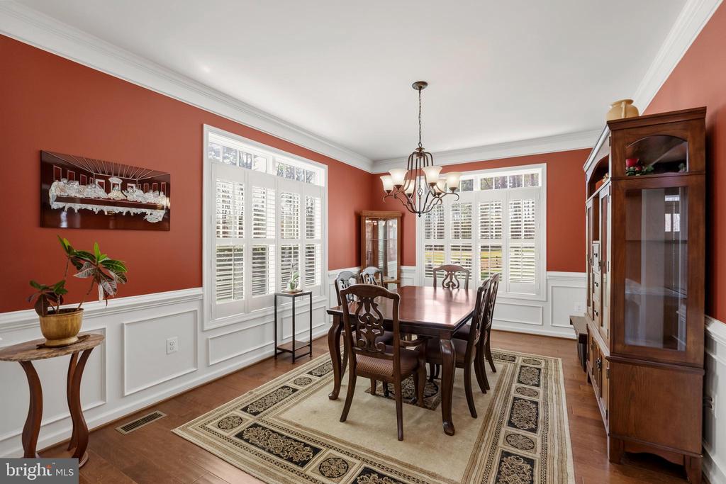 10502 TURNING LEAF LN, SPOTSYLVANIA, Virginia 22551, 5 Bedrooms Bedrooms, ,3 BathroomsBathrooms,Residential,10502 TURNING LEAF LN,VASP2040224 MLS # VASP2040224