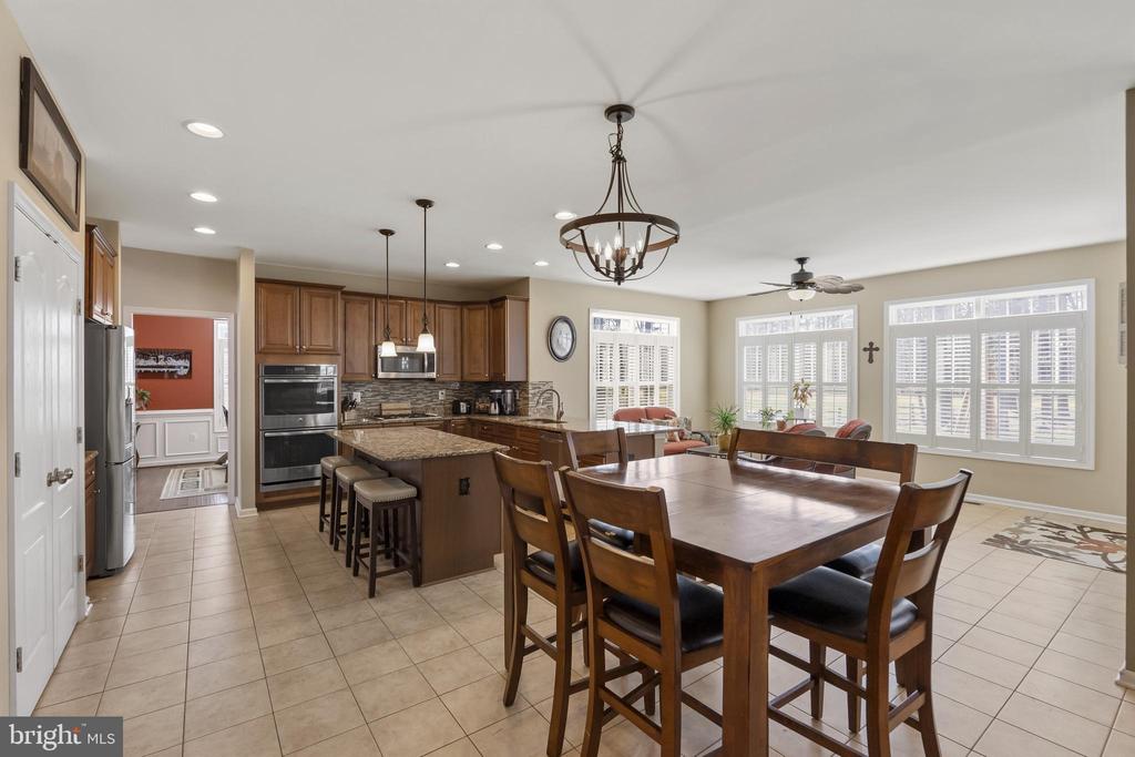 10502 TURNING LEAF LN, SPOTSYLVANIA, Virginia 22551, 5 Bedrooms Bedrooms, ,3 BathroomsBathrooms,Residential,10502 TURNING LEAF LN,VASP2040224 MLS # VASP2040224