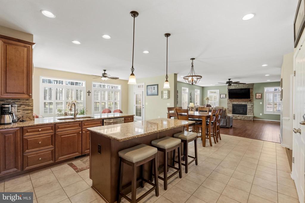 10502 TURNING LEAF LN, SPOTSYLVANIA, Virginia 22551, 5 Bedrooms Bedrooms, ,3 BathroomsBathrooms,Residential,10502 TURNING LEAF LN,VASP2040224 MLS # VASP2040224