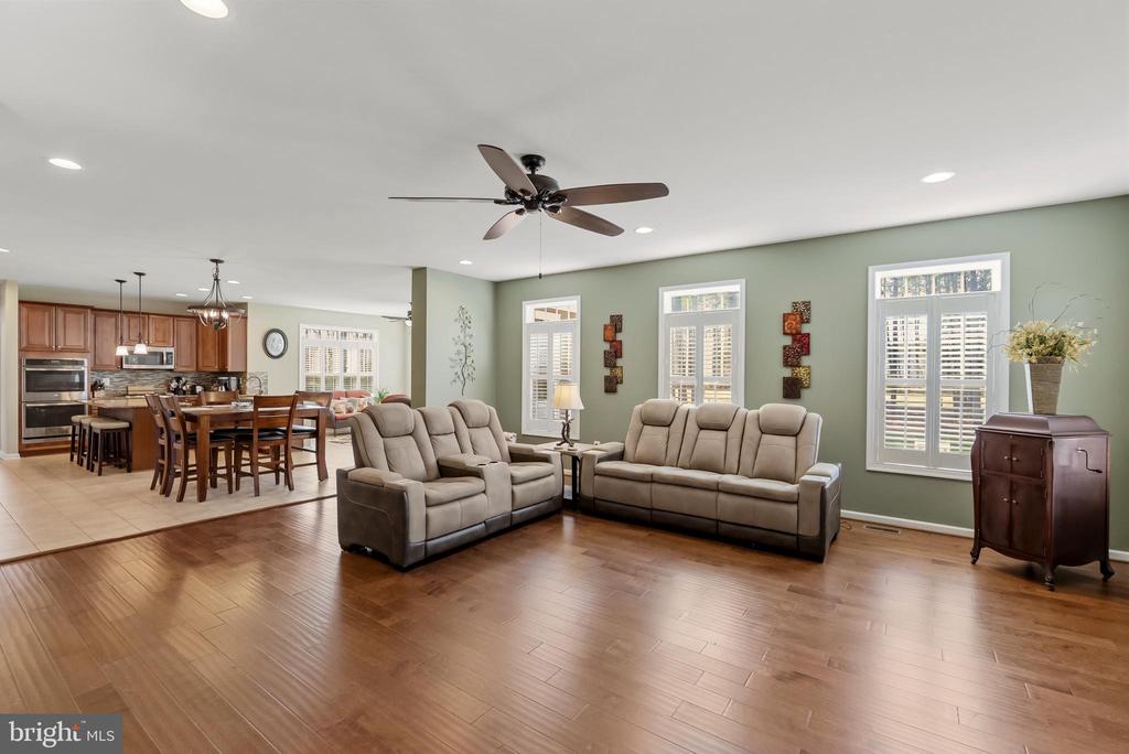 10502 TURNING LEAF LN, SPOTSYLVANIA, Virginia 22551, 5 Bedrooms Bedrooms, ,3 BathroomsBathrooms,Residential,10502 TURNING LEAF LN,VASP2040224 MLS # VASP2040224