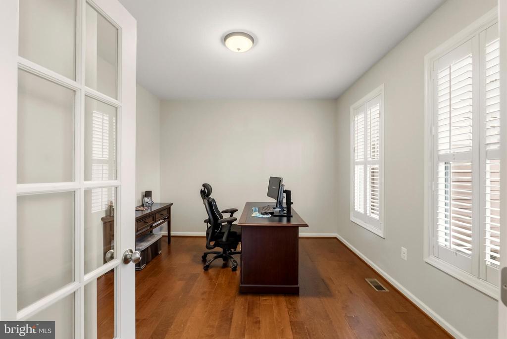 10502 TURNING LEAF LN, SPOTSYLVANIA, Virginia 22551, 5 Bedrooms Bedrooms, ,3 BathroomsBathrooms,Residential,10502 TURNING LEAF LN,VASP2040224 MLS # VASP2040224