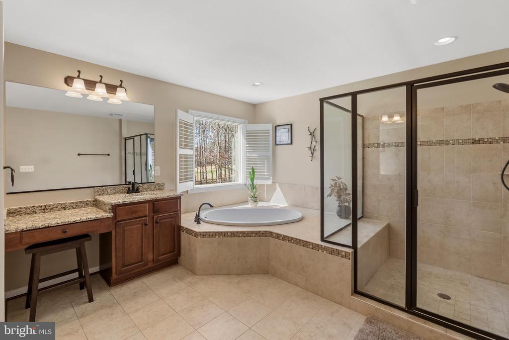 10502 TURNING LEAF LN, SPOTSYLVANIA, Virginia 22551, 5 Bedrooms Bedrooms, ,3 BathroomsBathrooms,Residential,10502 TURNING LEAF LN,VASP2040224 MLS # VASP2040224