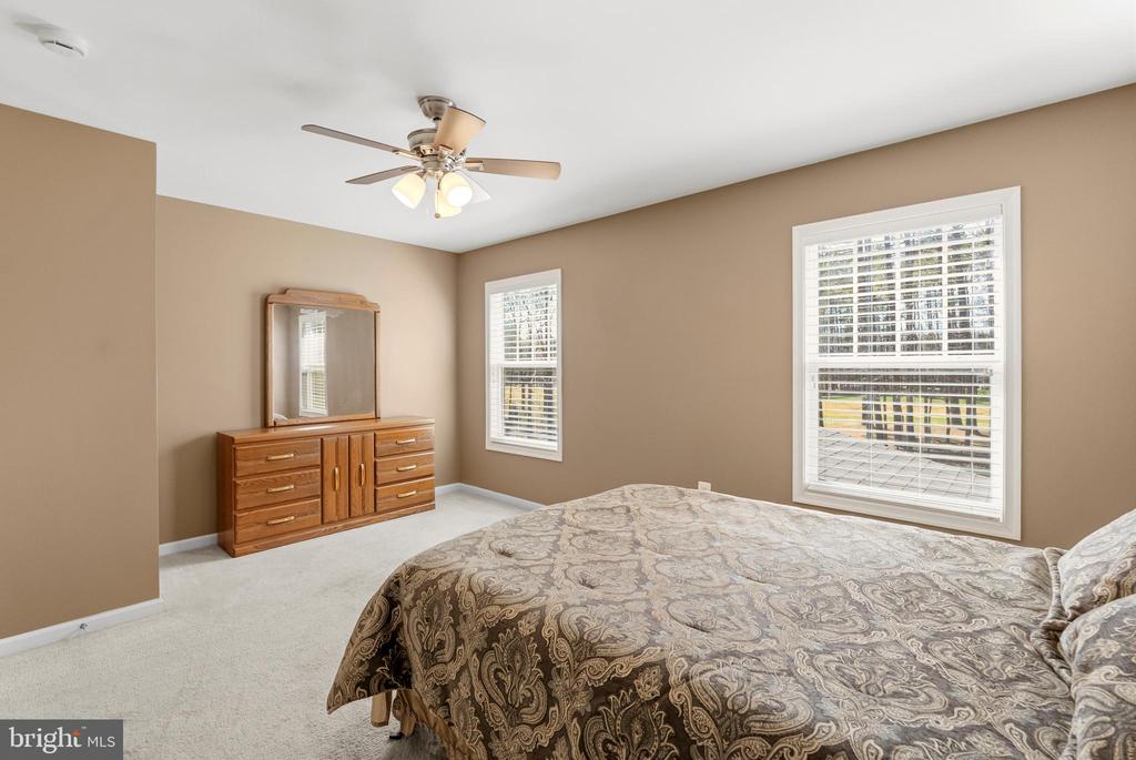 10502 TURNING LEAF LN, SPOTSYLVANIA, Virginia 22551, 5 Bedrooms Bedrooms, ,3 BathroomsBathrooms,Residential,10502 TURNING LEAF LN,VASP2040224 MLS # VASP2040224